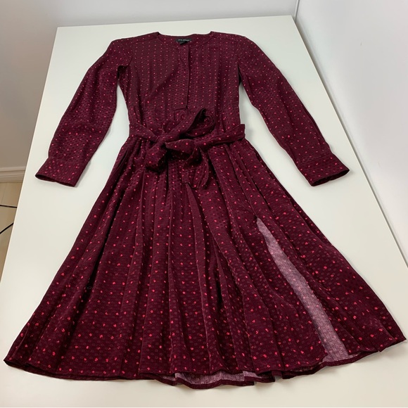 Club Monaco Dress Burgundy Belted Dots Sz 4 Midi Length Flared Skirt Classic - Picture 4 of 11